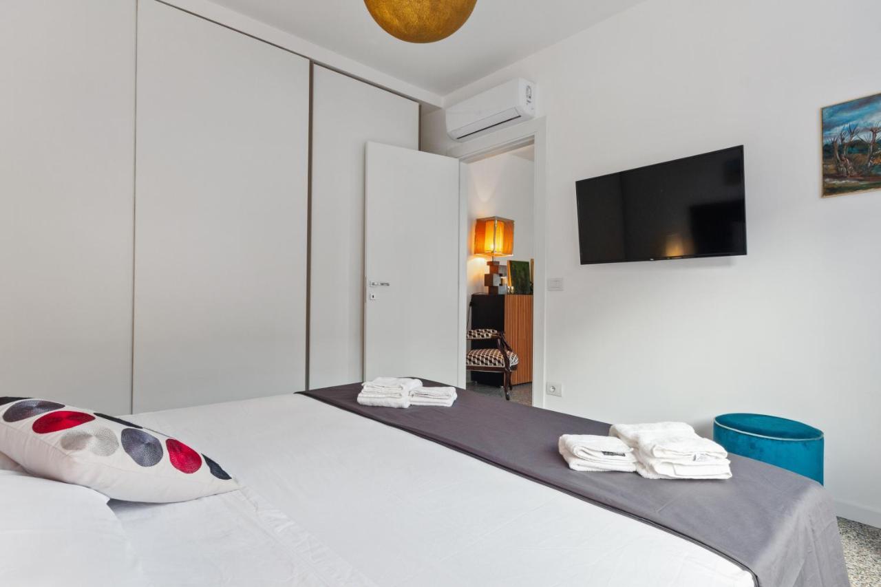 Inner City Apartments Lecce Bagian luar foto