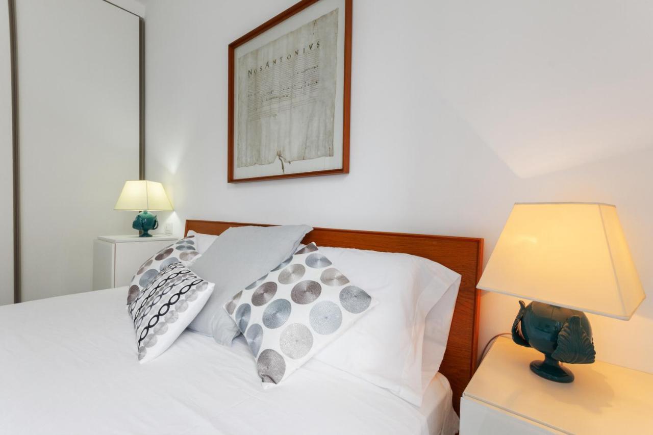 Inner City Apartments Lecce Bagian luar foto